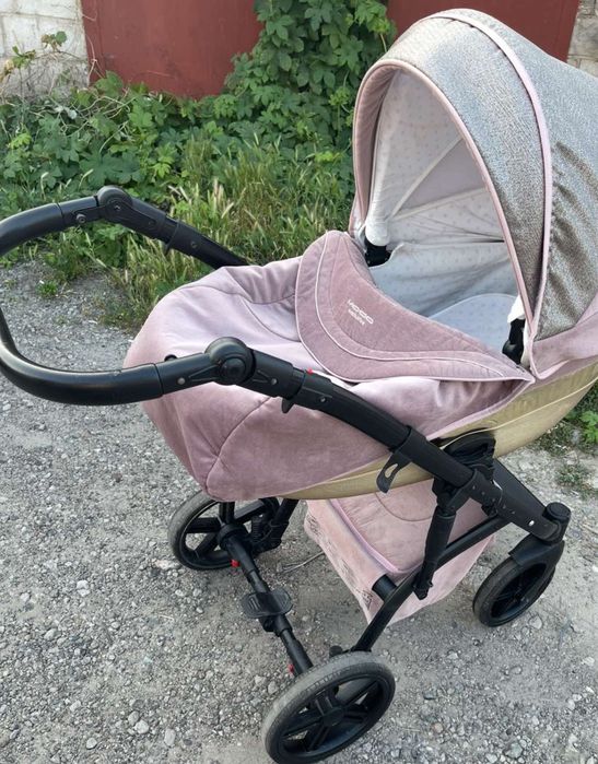 Продам коляску 2 в 1