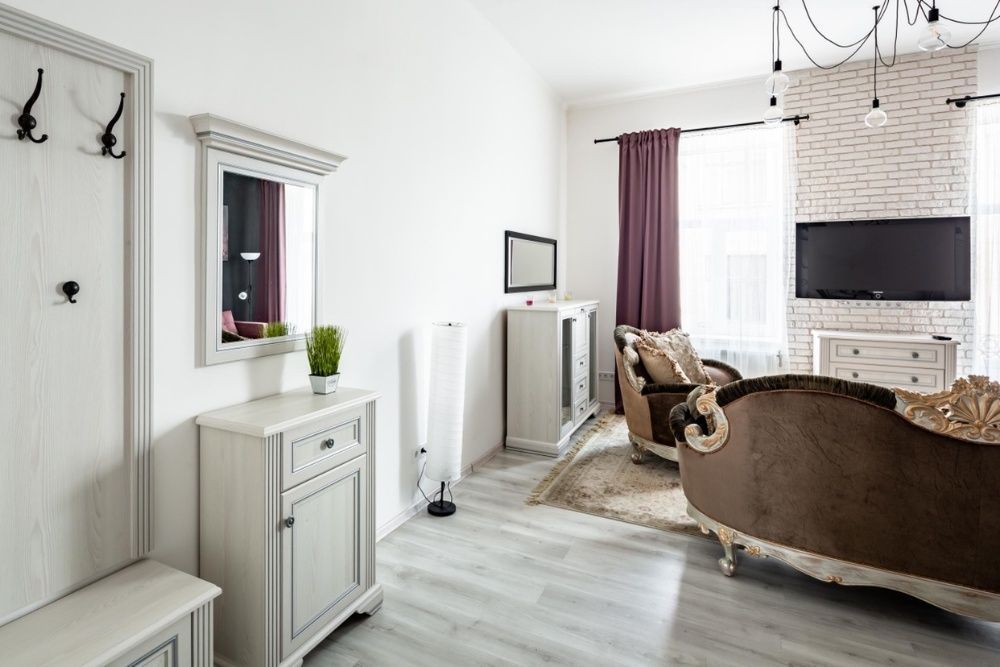 вул. Мартовича 3/Оренда Подобово дворівневі апартаменти/для 6 осіб