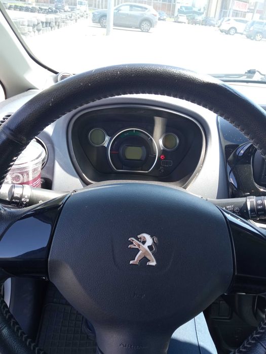 Peugeot ion 2016