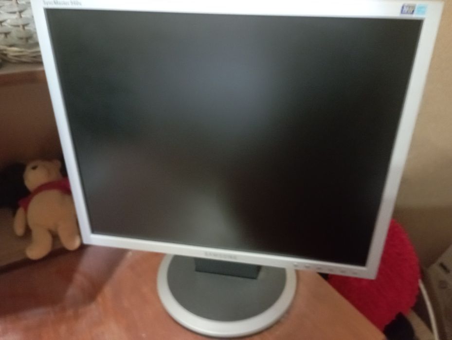 Продам монитор Самсунг 19 дюцмов