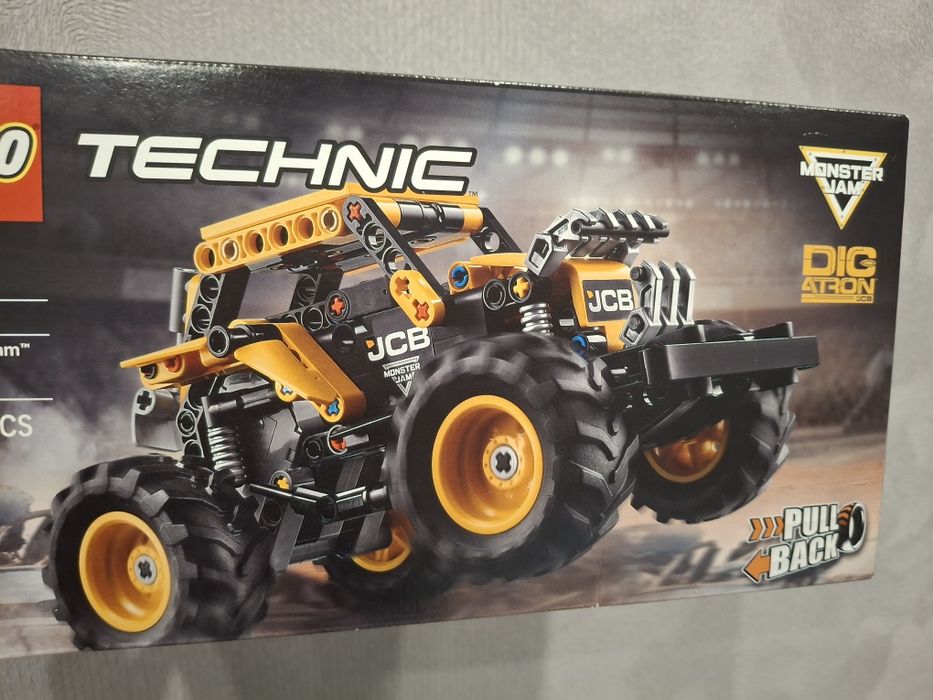 Конструктор LEGO Technic Monster Jam DIGatron с инерционным двигателем