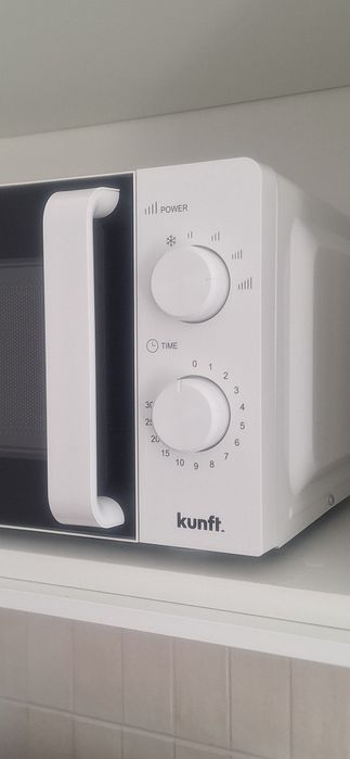 Micro-ondas Kunft Branco – Como Novo (com caixa)