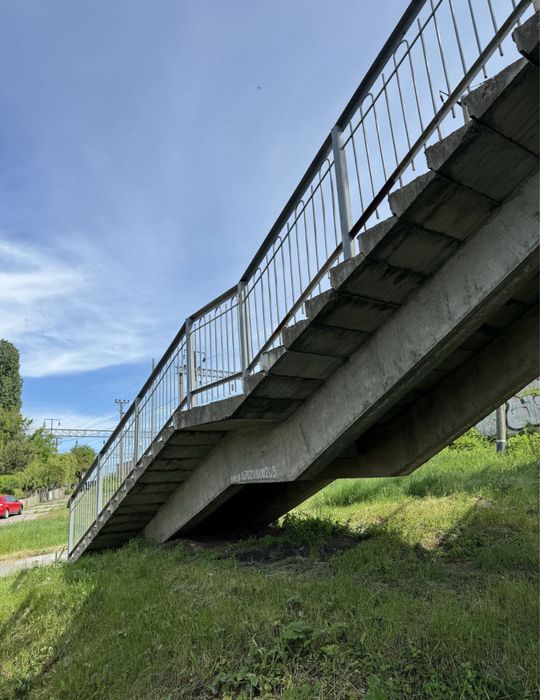 Продам магазин 35 кв. м. ЦЕНТР Є САНВУЗОЛ під торгівлю, салон