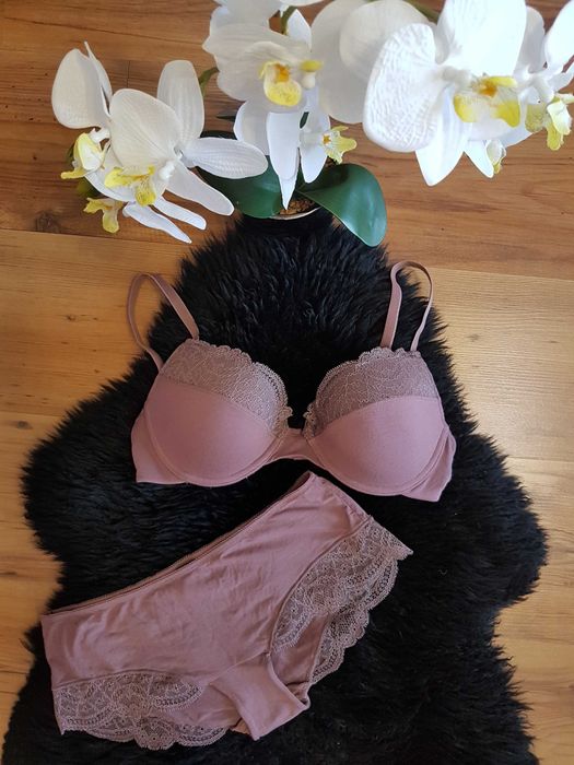 Nowość 2025:) bielizna z koronką Calvin Klein roz S