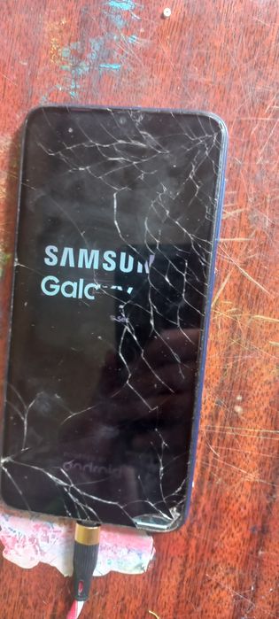 Продам Samsung A10 описание