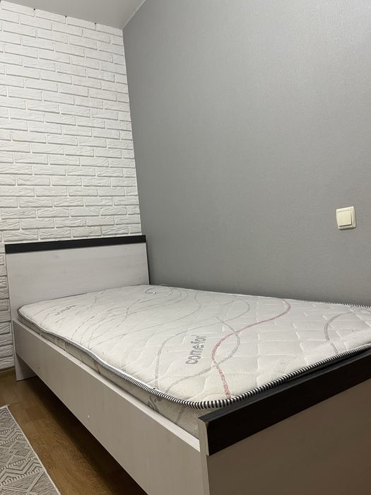 Продам ліжко з матрасом