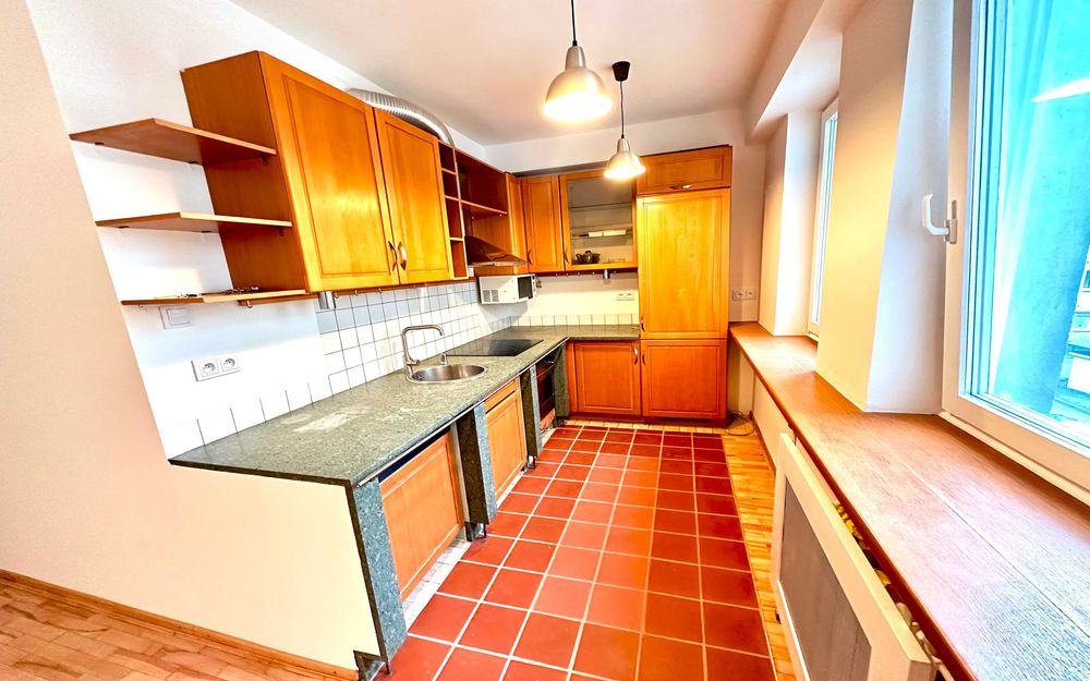 86m-NOWSZE-3pok-ul.Żelazna-ciche-balkon-garaż-komórka-metro Ratusz Arsenał