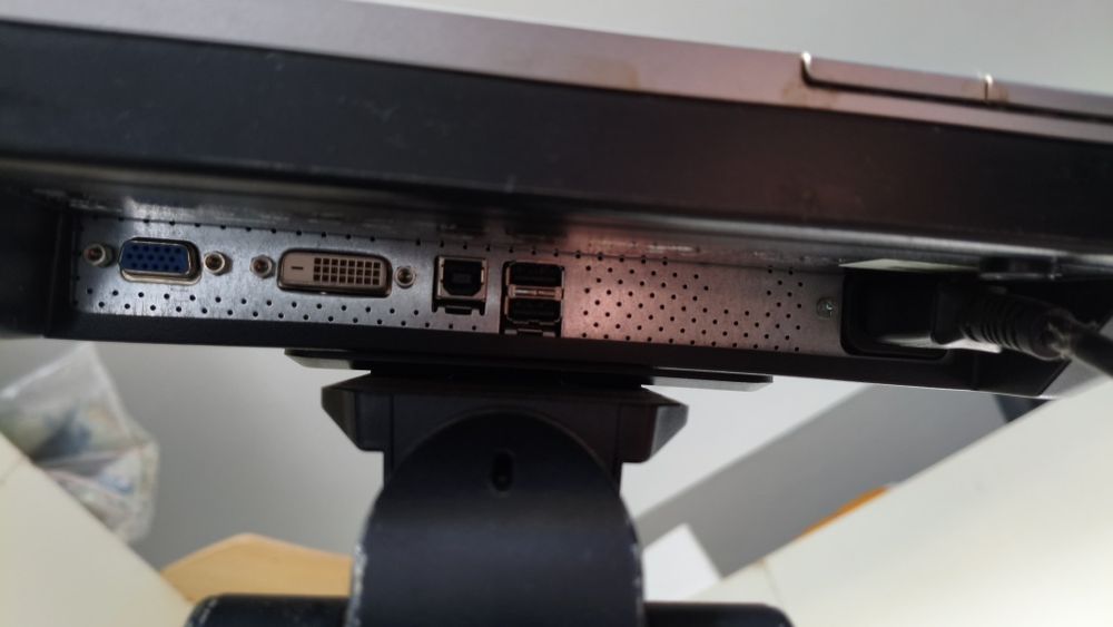 Monitor HP L1750