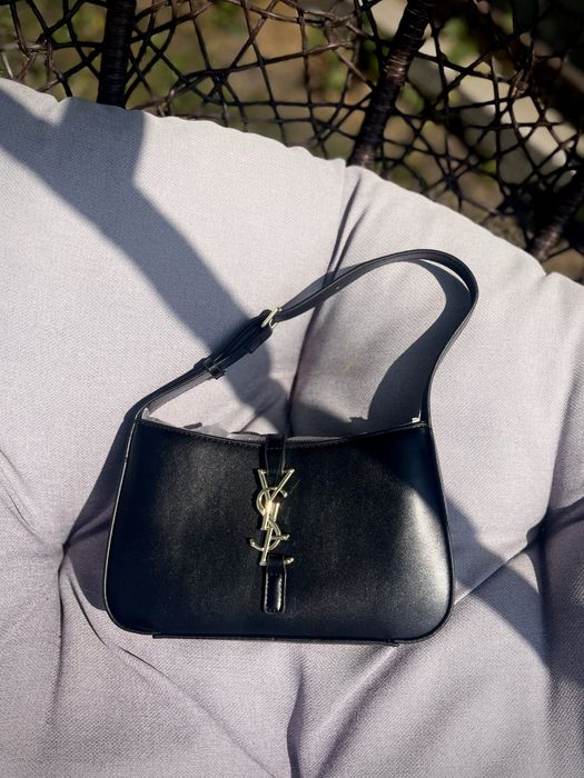 Чорна сумка Yves Saint Laurent