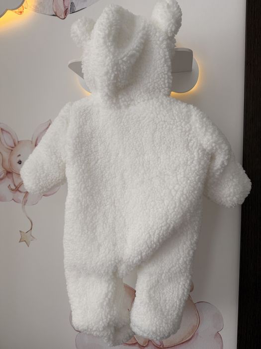 Комбінезон Тедді0-6 місяців. « Під крилом». Стан : новий. Не одягали .