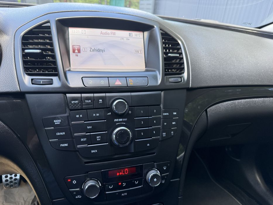 Opel insignia  1.6 бензин 2009 рік