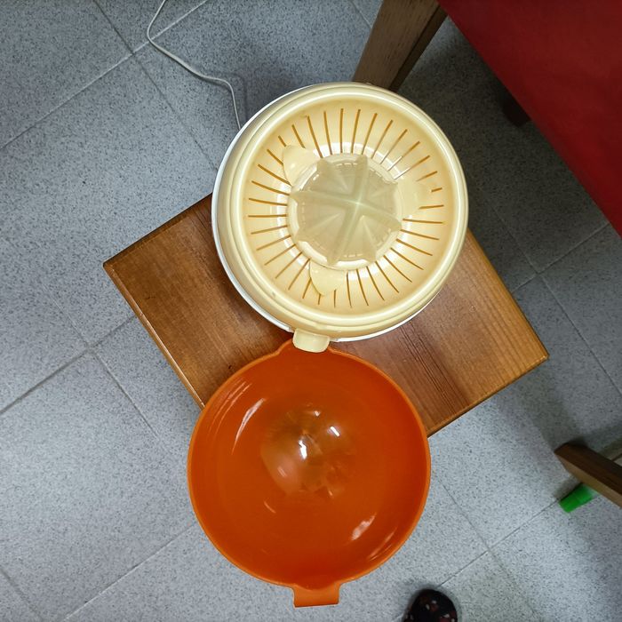 Espremedor de laranja eléctrico