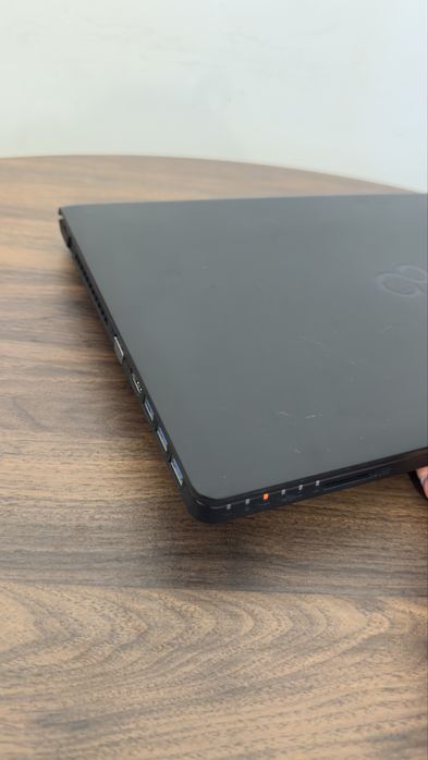 Portatil Fujitsu i5 7ª Gen | 16GB RAM | SSD 240GB + HDD 1TB | Windows Pro | Excelente Estado