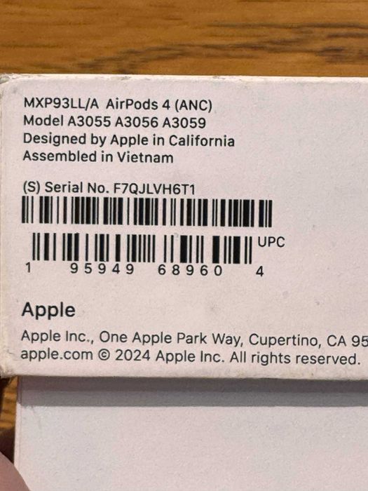 Б/У AirPods 4 with Active Noise Cancellation (MXP93)