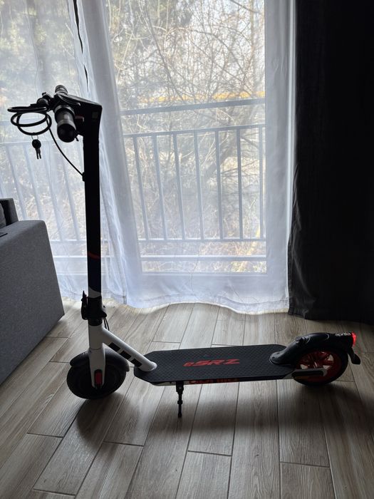 Hulajnoga Aprilia eSRZ / Stan Idealny / Przebieg 10 km / rocznik 2023