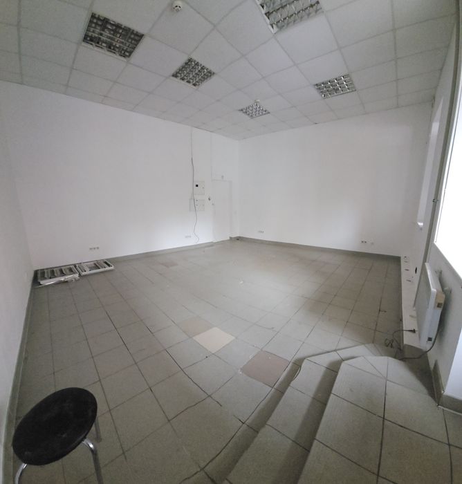 Центр. Приміщення вільного призначення .