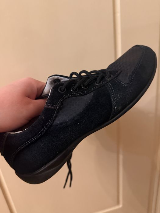 Подарую взуття 36 р