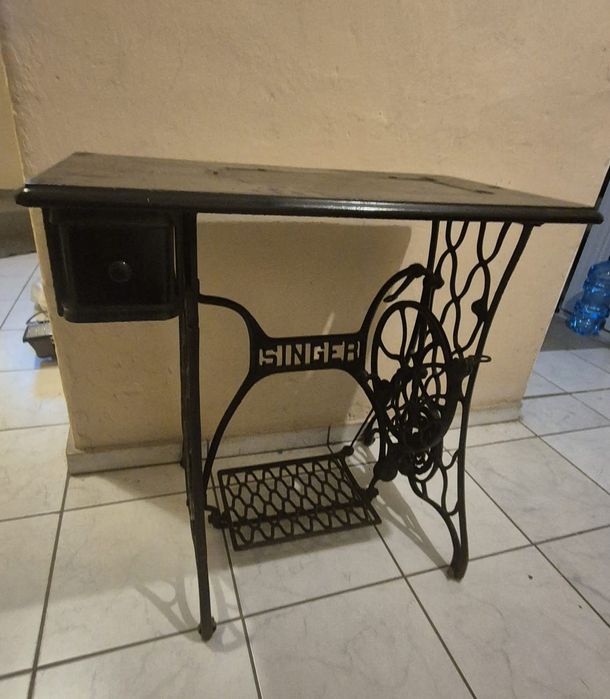 Rezerwacja. Singer - noga od maszyny antyk