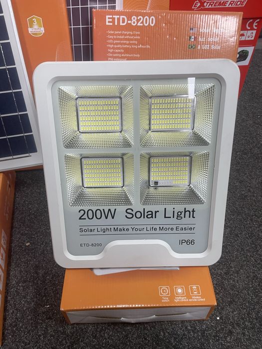 Lampa solarna VÖGLER GmBh 200W neutral, sensor zmierzchu, SMD