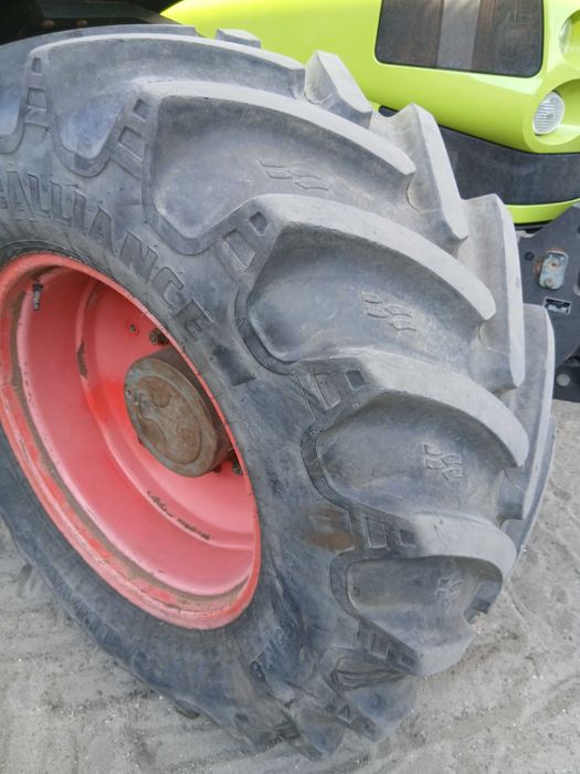 Claas Arion 640 ciągnik