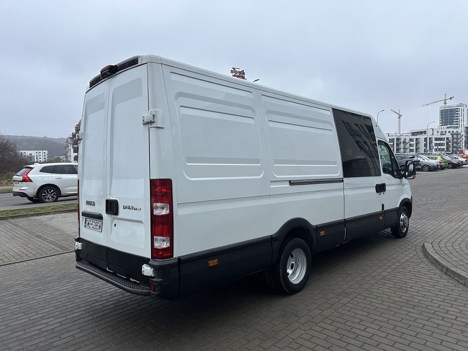Iveco Daily Brygadówka 9 osób na Bliźniaku kat.B klima Fv-Marża