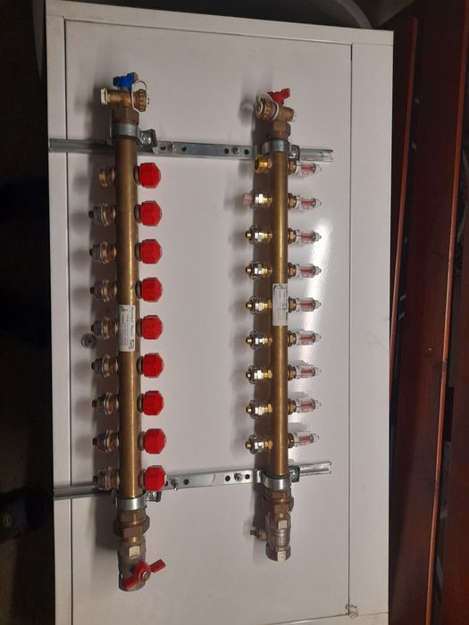 Rozdzielacz do ogrzewania podłogowego 9 sekcyjny