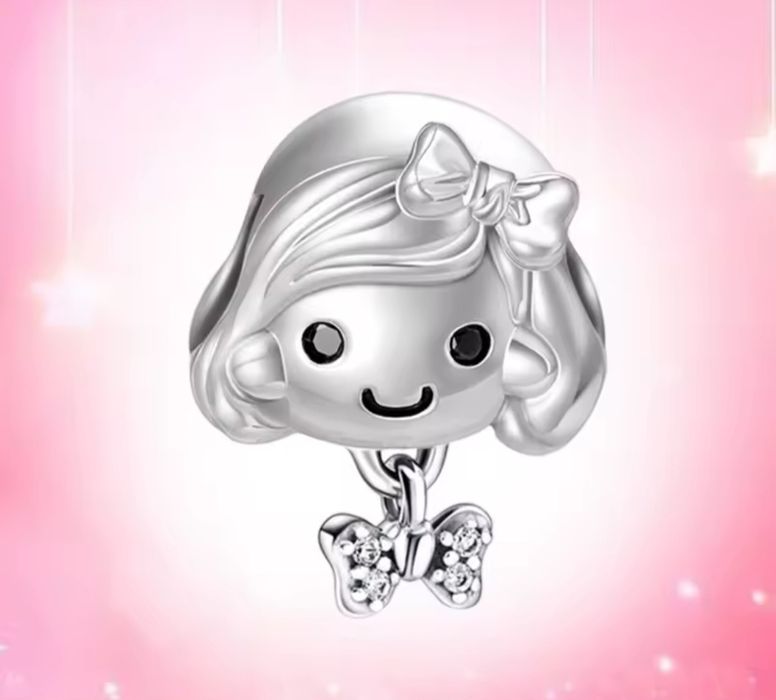 Prezent na Dzień Babci od wnuczki Charms w ozdobnym pudełku