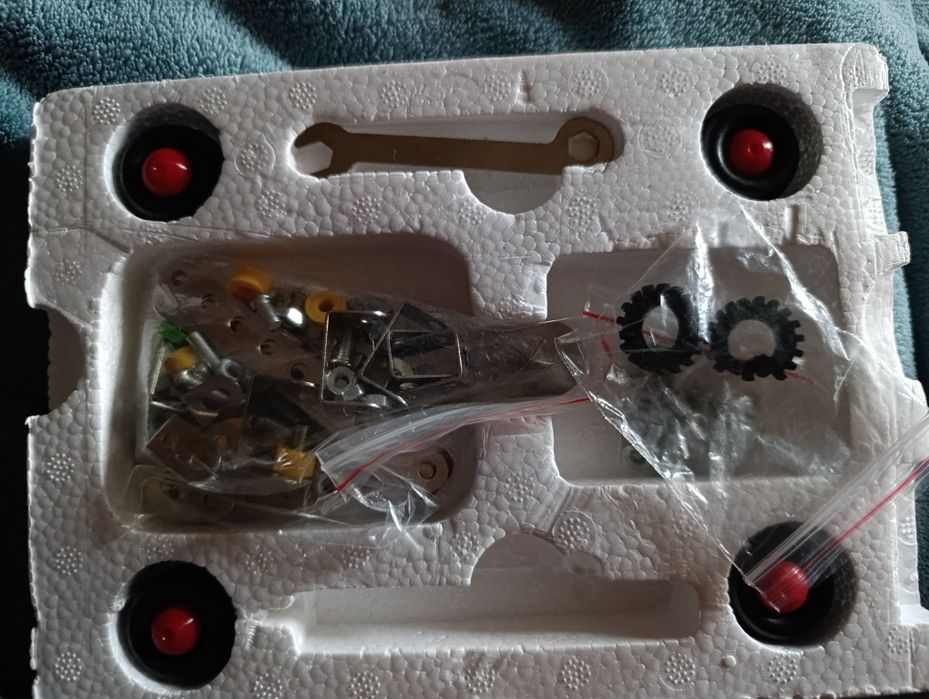 Конструктор металлический. Вертолёт.