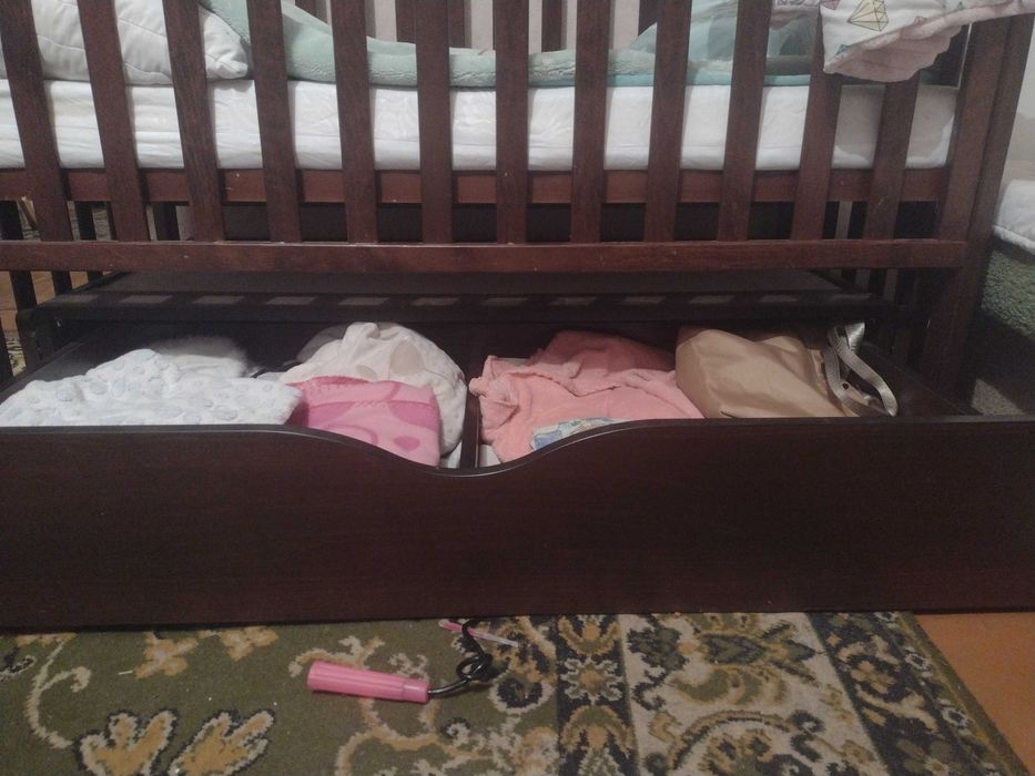 Дитяча колиска з шухлядою  та з матрасиком