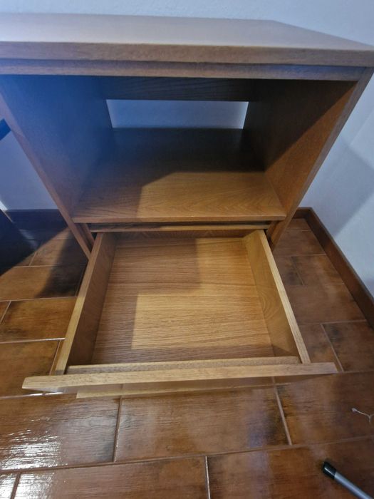 Secretaria em madeira