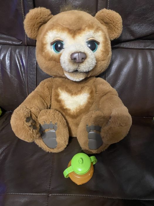 Miś Cubby FurReal z buteleczka