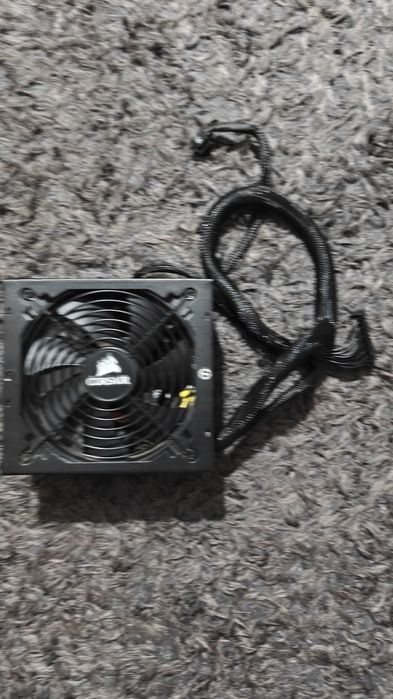 Fonte Corsair CX750M