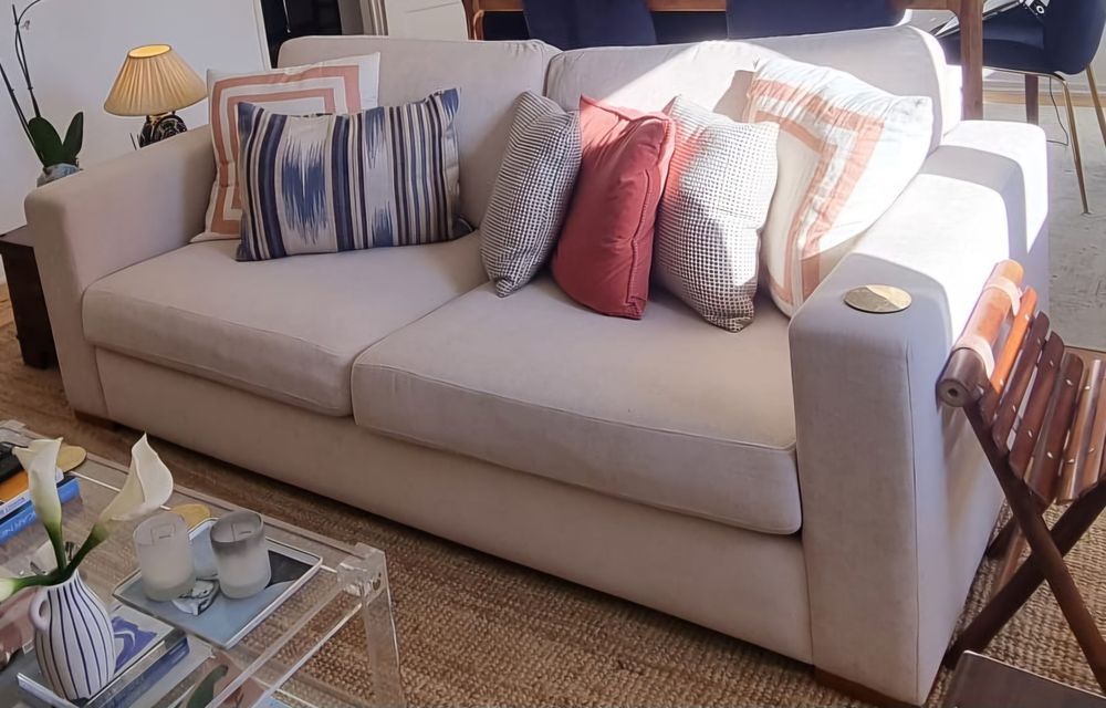 Sofá 200x100, lindo e atemporal.