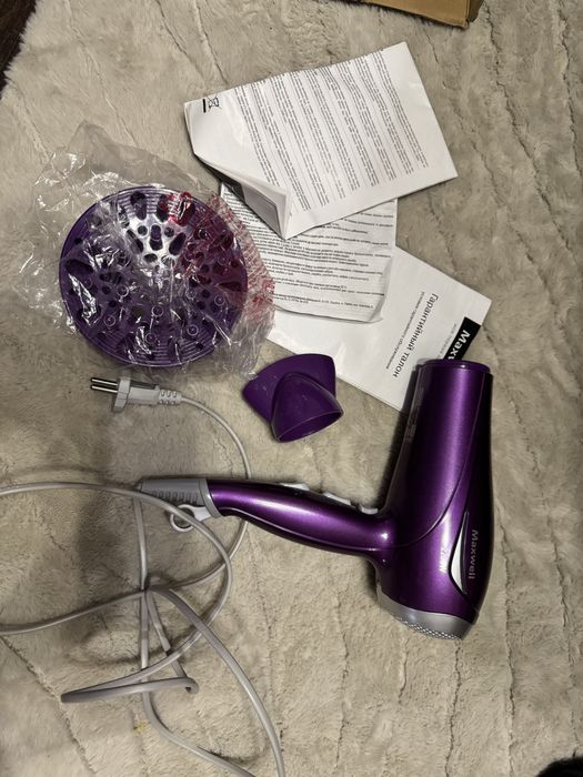 Фен новый в коробке с насадками