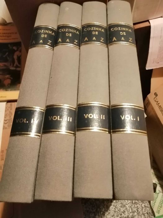 Cozinha de A a Z - 105 fascículos (encadernados em 4 volumes)