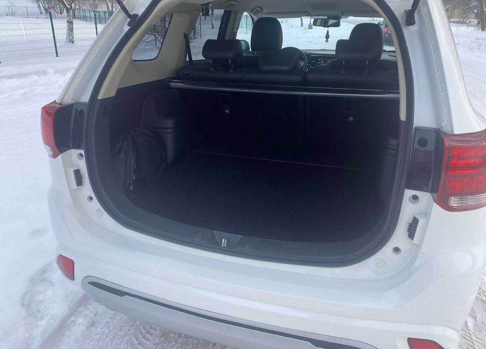 Mitsubishi Outlander, 2.4 l. Plug-in 2019