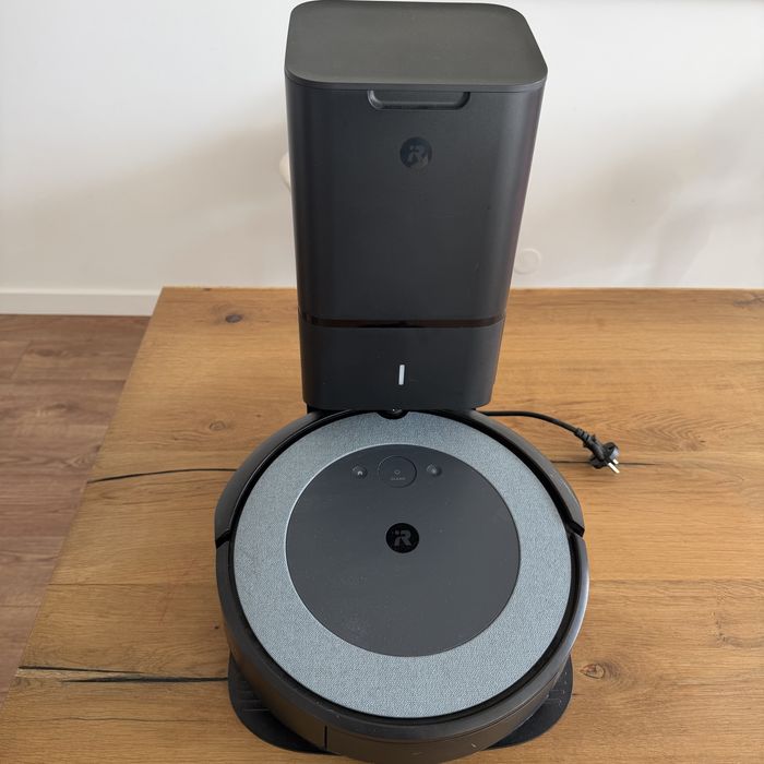 Roomba iRobot i3+ c/ Base de Carregamento