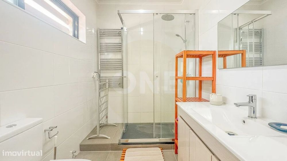 Moradia T5 Isolada com garagem – Elegância, Conforto e Privacidade