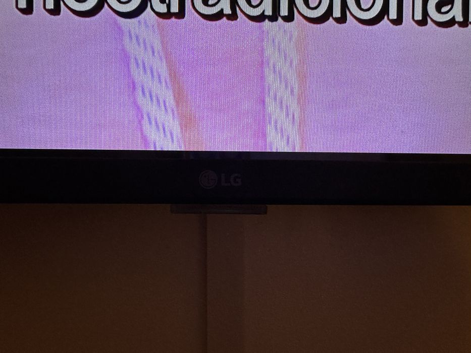TV LG 43UR74006LB (LED - 43'' URGENTE PARA DESOCUPAR