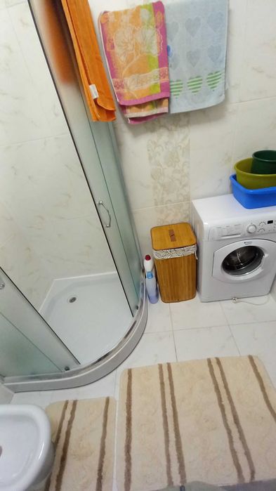 Квартира в новому будинку  з меблями та технікою