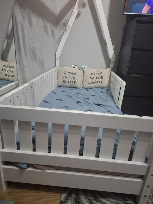 Cama montessori criança