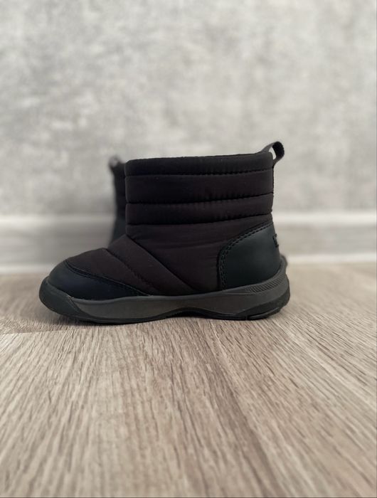 Продам дутіки Zara