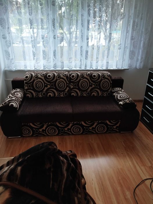 Kanapa z funkcja spania, w kolorze brazowym