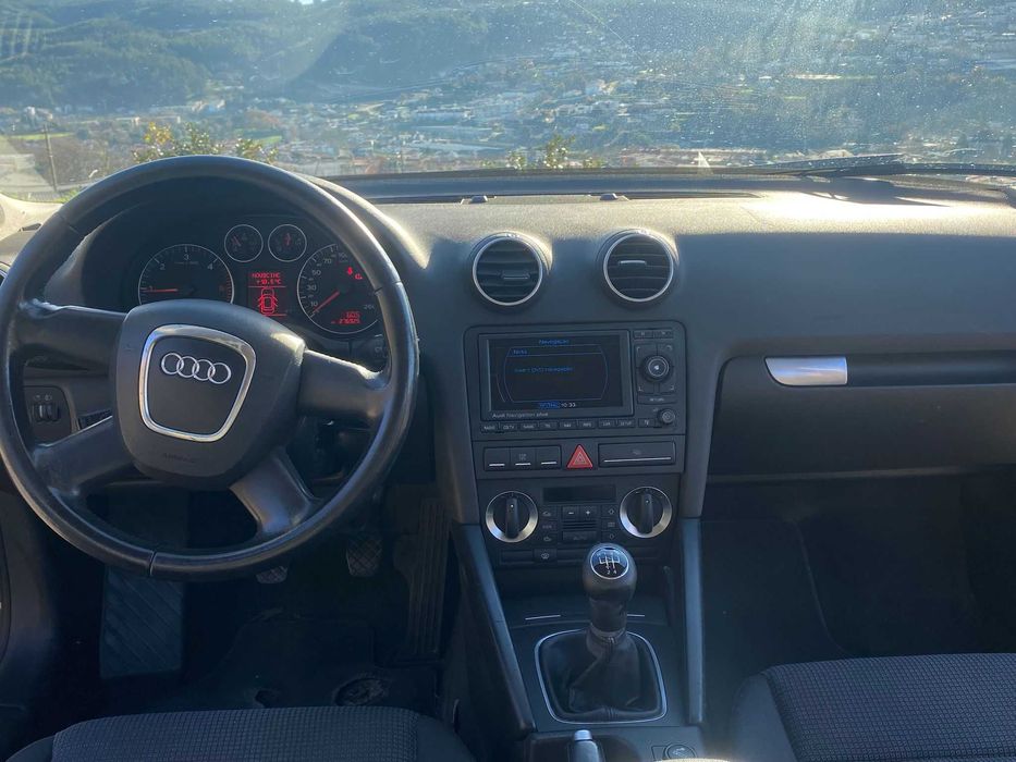 Audi A3 1.9 TDI SportBack (com rádio display + GPS)
