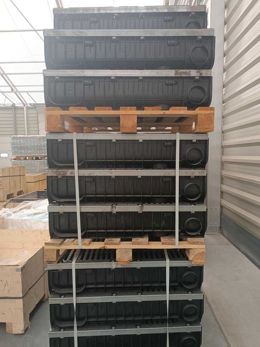 Лоток водовідведення. Пісковловлювач пластиковий з чавунною решіткою