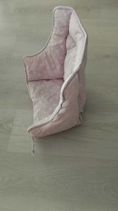 Proteção almofadada para cadeira de refeição de bebe impermeável