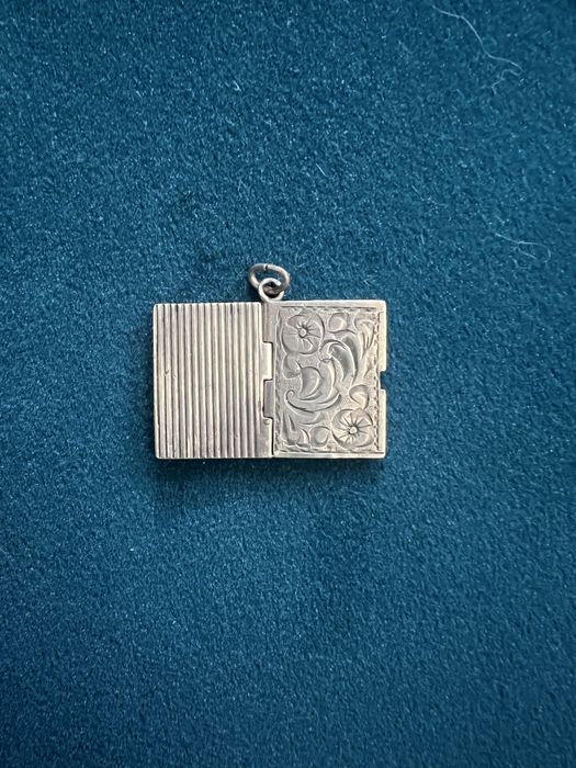 zawieszka ze srebra z okresu prl
