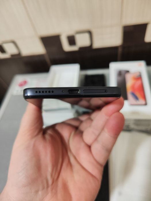 ИГРОВОЙ Xiaomi redmi note 12Pro, память 8+8-256гиг,хорошее состояние