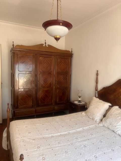 Quarto em apartamento luminoso em zona tranquila