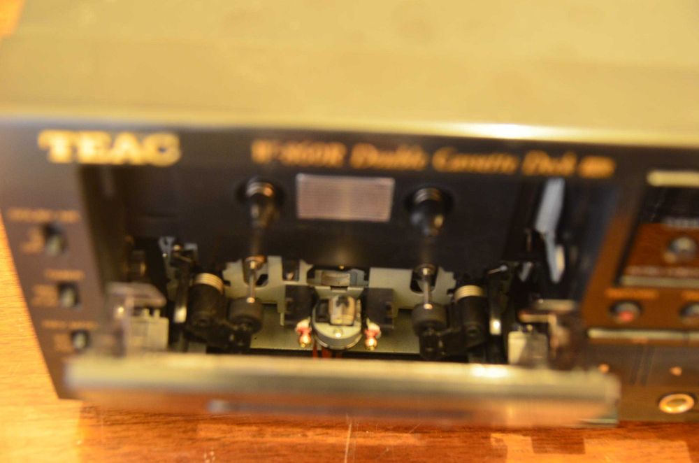 Duplo Gravador de Cassetes TEAC W-860R